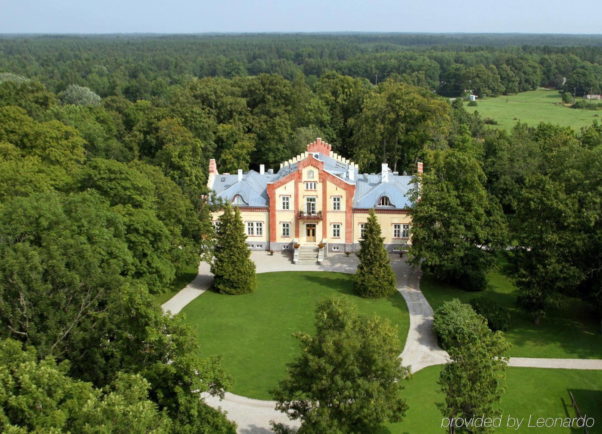 Paedaste Manor Buitenkant foto